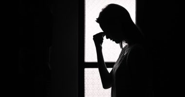 Suppressing negative thoughts might improve mental health: study