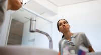 This Natural Mouthwash Is Proven To Fix Bad Breath, So I Tried It To See How It Compares to Traditional Options