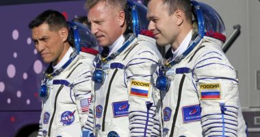 Three astronauts return to Earth after a year in space. Frank Rubio sets US space record