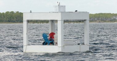 Tiny homes suitable for living on the water built in Florida