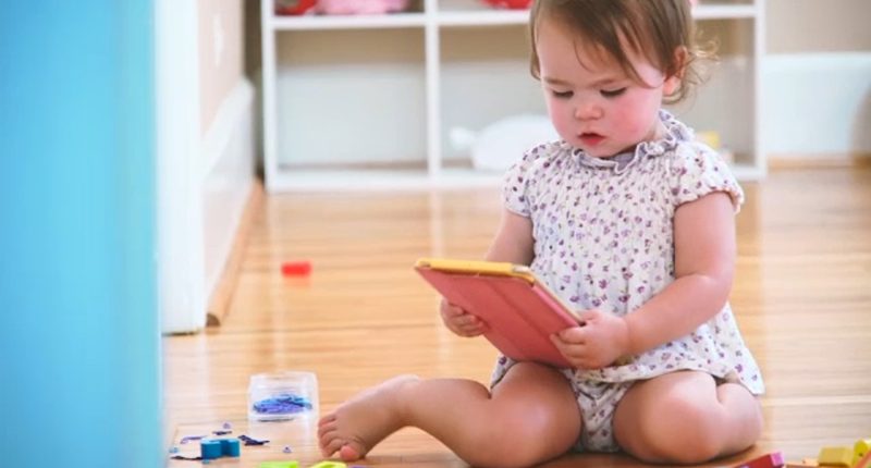 Too much screen time at young age linked to higher likelihood of developmental delays, study finds
