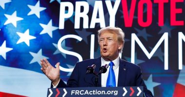 Trump tries to play both sides on abortion