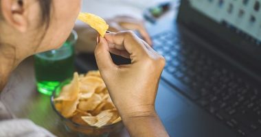 A quarter of people are undoing the benefits of healthy meals with unhealthy snacks that raise the risk of heart disease and stroke, a study suggests (Stock Image)