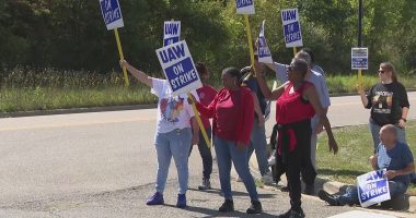 United Auto Workers strike comes to Northeast Ohio as Stellantis employees in Streetsboro walk off job