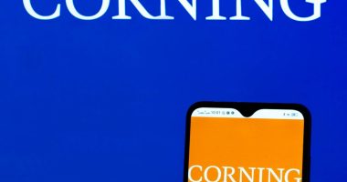 Which Is A Better Pick – Corning Stock Or West Pharmaceutical Services?