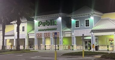 Winner of $1.6B Mega Millions jackpot claims prize in Florida