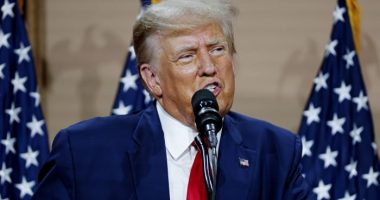 Donald Trump says he will be in courtroom for New York trial scrutinizing his business practices