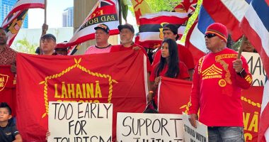 Lahaina residents deliver petition asking Hawaii governor to delay tourism reopening