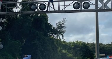LAKELAND, Fla. -The man who climbed up and onto the railroad crossing over the northbound lanes of Combee Road in Lakeland, causing CSX operations and Combee Road to be shut down for approximately 10 hours Sunday, has been arrested.
