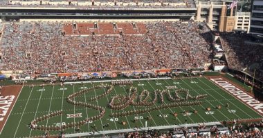 Longhorn band pays tribute to Selena in halftime performance