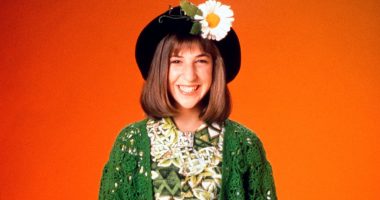 Mayim Bialik Talks ‘Blossom’ Revival: “We’re Hoping To Reboot It Not As A Sitcom”