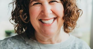 Mindy Horwitz is the founder of MindyKNOWS , which gives parents peace of mind by doing everything from delivering treats to helping assemble dorm furniture