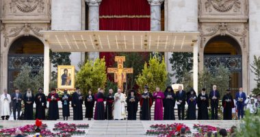Pope will open a big Vatican meeting as battle lines are drawn on his reform project