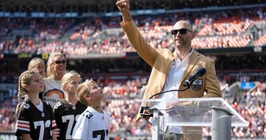 Pro Football Hall of Famer Joe Thomas formally enshrined in Cleveland Browns Ring of Honor