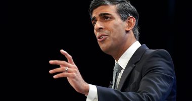 Rishi Sunak unveils crackdown on 'worrying' child vaping epidemic and announces kids aged 14 and under will NEVER be able to buy cigarettes under new ban