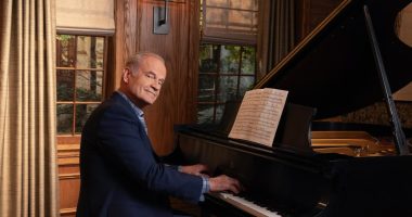 ‘Frasier’: Key Art For Paramount+ Sequel Pays Homage To Original Series’ Title Card