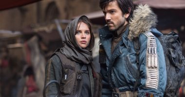 ROGUE ONE: A STAR WARS STORY, from left: Felicity Jones, Diego Luna, 2016. ph: Jonathan Olley /© Walt Disney Studios Motion Pictures / Lucasfilm Ltd. /Courtesy Everett Collection