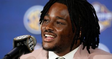 Alabama linebacker Dallas Turner, actress Issa Rae part of group buying sailing league's Team USA