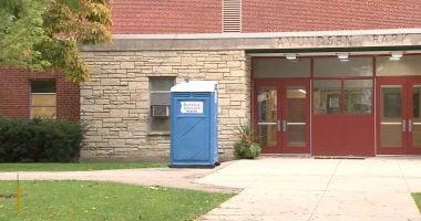 Chicago migrant crisis: Amundsen park fieldhouse will not be used as migrant shelter, city says