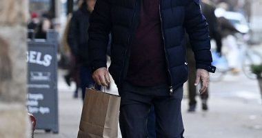 Alec Baldwin was spotted as he picked up bagels in NYC on Thursday - just a day after the alleged settlement between the actor and family of a dead marine
