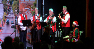 McKinney Center serves soup and holiday cheer during its annual fundraiser