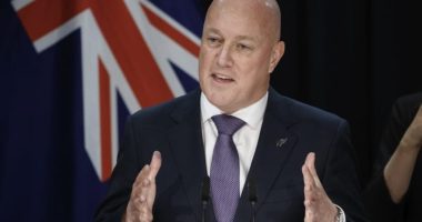 New Zealand leader plans to ban cellphone use in schools and end tobacco controls in first 100 days