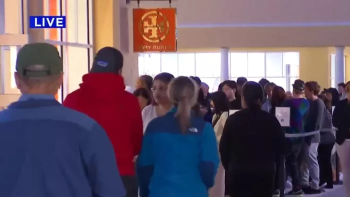 Retailers offer bigger Black Friday discounts to lure hesitant shoppers hunting for the best deals