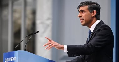 Rishi Sunak talks up UK plc's 'positive momentum' and tax cuts as he pitches to business leaders at glitzy London investment summit... only for BoE chief to warn that the outlook is among the worst he's seen