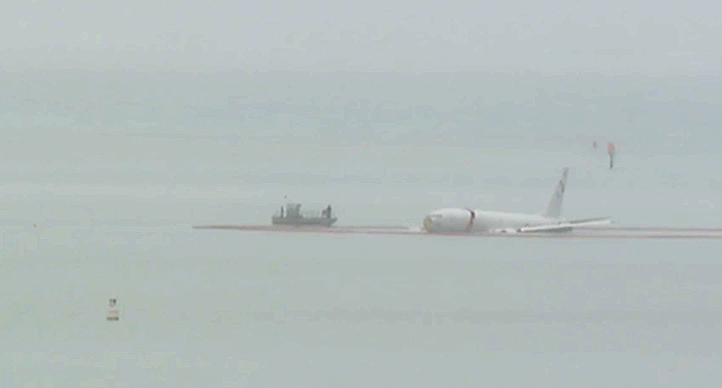 US Navy plane overshoots runway, ends up in Hawaii bay