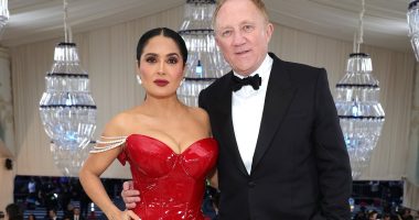 Salma Hayek celebrates 15 years of marriage with billionaire husband