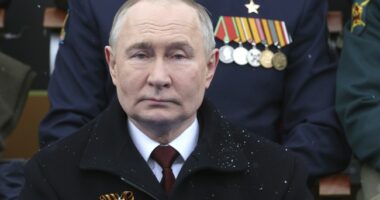 Russian Officials Smugly Dismiss Trump's 'Theatrical Ultimatum' on Ukraine Ceasefire Deal