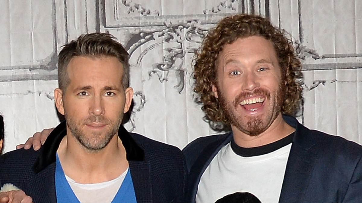 Ryan Reynolds' Marvel Interview: The Shocking Deadpool Avengers: Doomsday Update - 29a8gi6