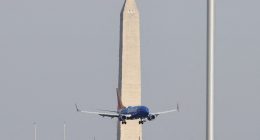 Two planes do 'go-arounds' to avoid military helicopter near Reagan Washington National Airport