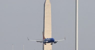 Two planes do 'go-arounds' to avoid military helicopter near Reagan Washington National Airport