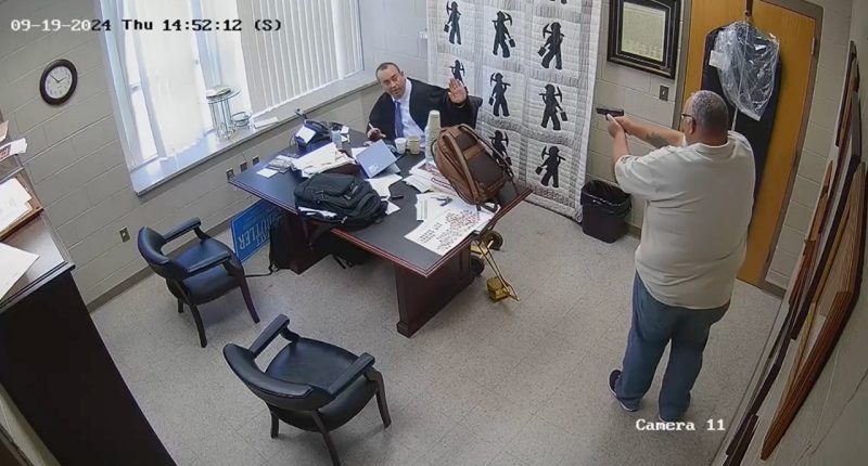 Kentucky courthouse where sheriff allegedly killed judge plagued by sex abuse allegations: lawsuit