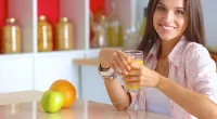 5 Foods and Drinks That Reduce Bloating Naturally