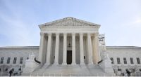 US Supreme Court temporarily halts deportations of migrants