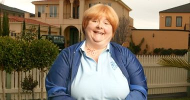 'We love you': Outpouring of support after comedian and actress's cancer diagnosis