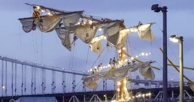 2 dead, 3 fight for their lives, 19 injured in Brooklyn Bridge crash