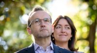 Adam Bandt, Leader of the Australian Greens and  Steph Hodgins-May, Greens Senator for Victoria updating the media on the likelihood that they will hold the balance of power in the Senate following Saturdays Federal Election.  They were in the Treasury Gardens, Melbourne. The Age. Picture:  Penny Stephens. Monday 5th May 2025