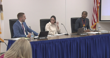 Agenda change causes disagreements at Champaign school board meeting