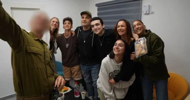 American Edan Alexander handed over to Red Cross after release from Hamas captivity