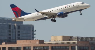 Army helicopter causes two planes to change course at Reagan airport