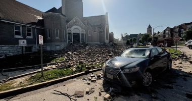 At least 4 dead after tornado and severe storm batters St. Louis, mayor says