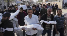 At least 82 killed in Israeli strikes on Gaza as critical aid fails to reach Palestinians