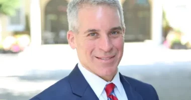 Attorney Brian Steel Wife, Age, Net Worth, Kids, Salary, Cost |
