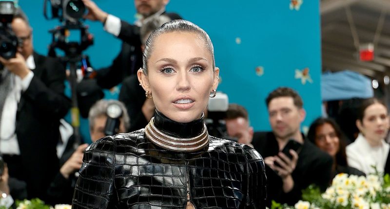 Body-language expert on Miley Cyrus' awkward Met Gala reunion with ex