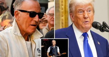 Bruce Springsteen ignores question about Trump feud while signing autographs
