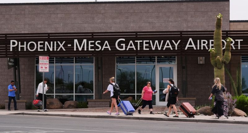 Budget airline begins deportation flights for ICE with start of Arizona operations