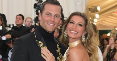 Buff Tom Brady goes totally naked at mansion opposite ex Gisele Bundchen... as insiders cheekily reveal: 'He knows what he's doing'